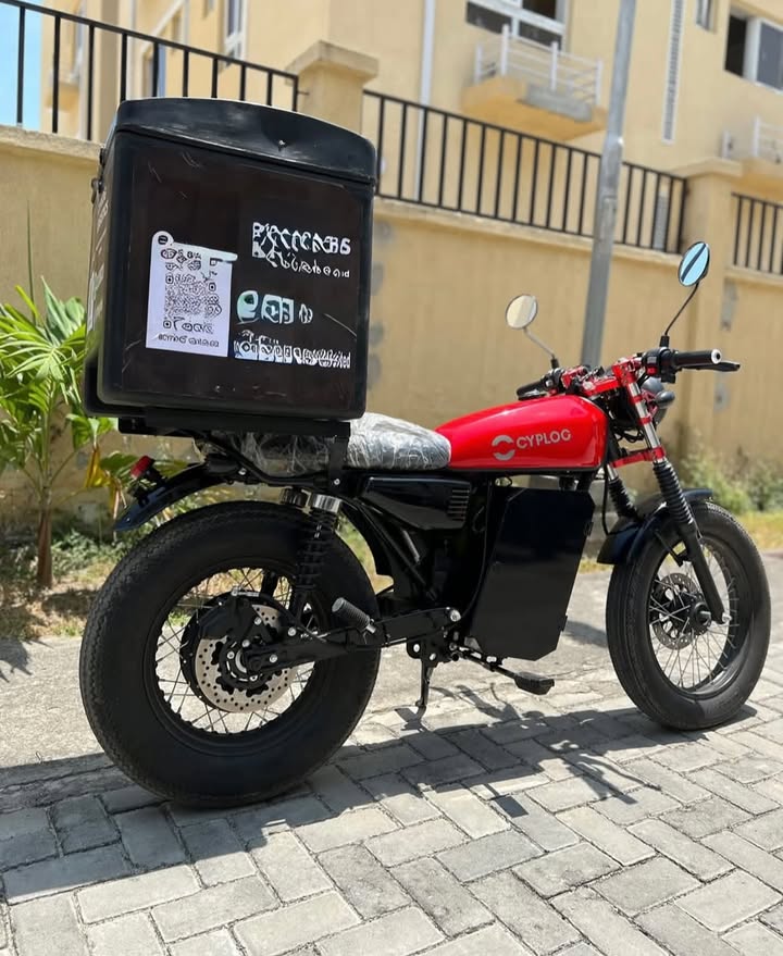 declutteroutlet-20251114-0001