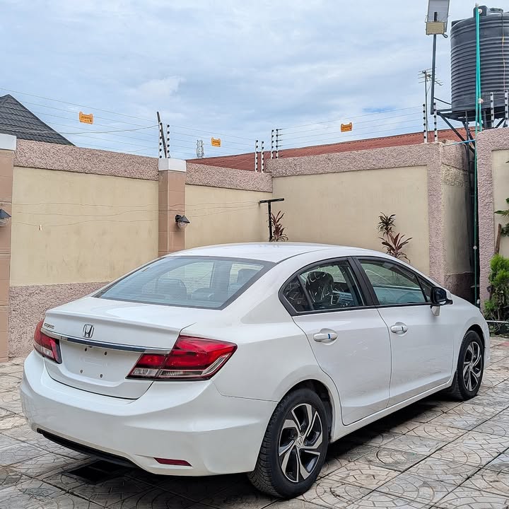 r9_cars__-20251222-0004