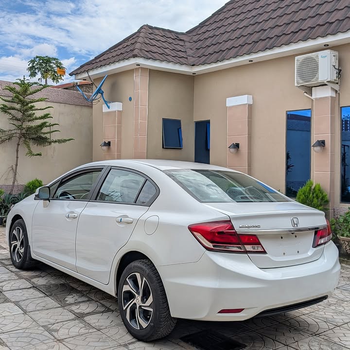 r9_cars__-20251222-0005