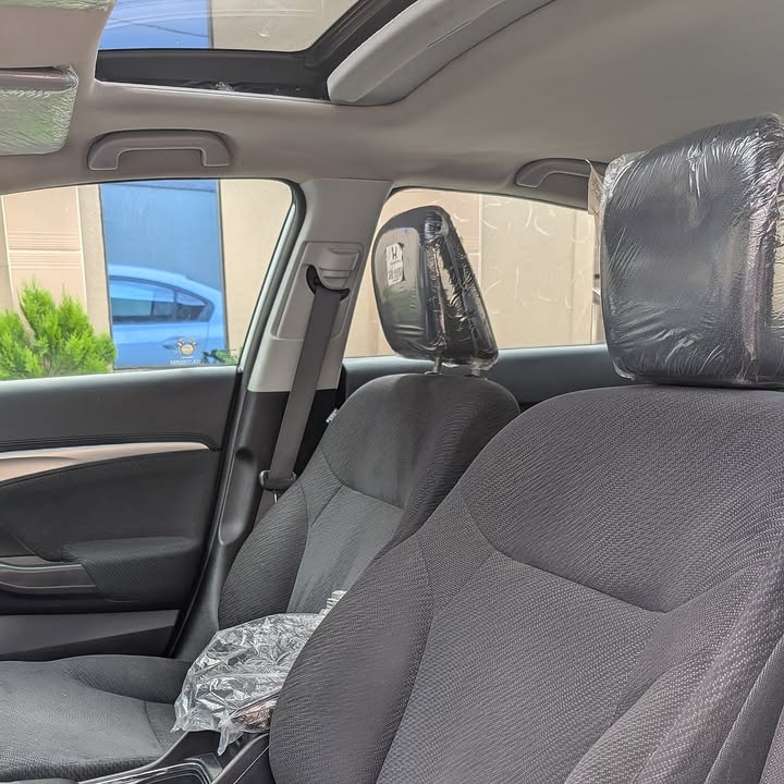 r9_cars__-20251222-0012