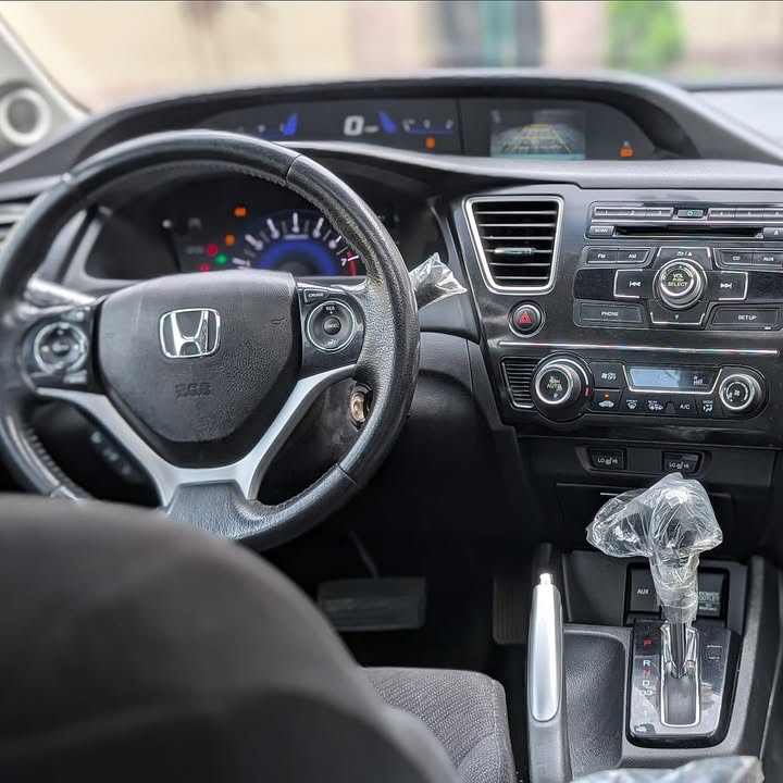 r9_cars__-20251222-0013