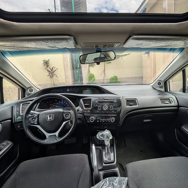 r9_cars__-20251222-0014