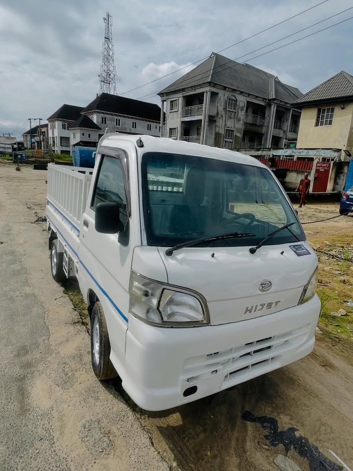 xploreautos-20260417-0004